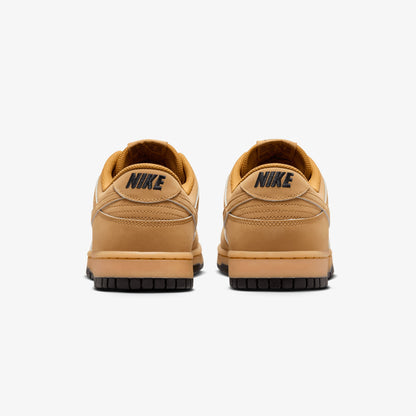 NIKE | DUNK LOW RETRO SE { WHEAT/WHEAT-GUM YELLOW-BLACK