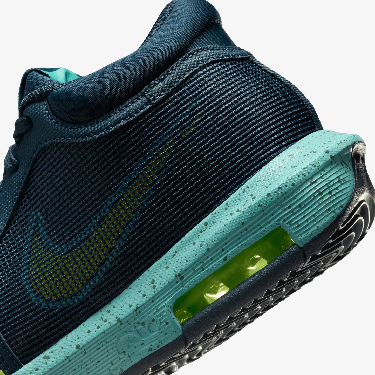 Nike | LEBRON WITNESS 8 EP  { ARMORY NAVY/CYBER-GREEN FROST-BICOASTAL