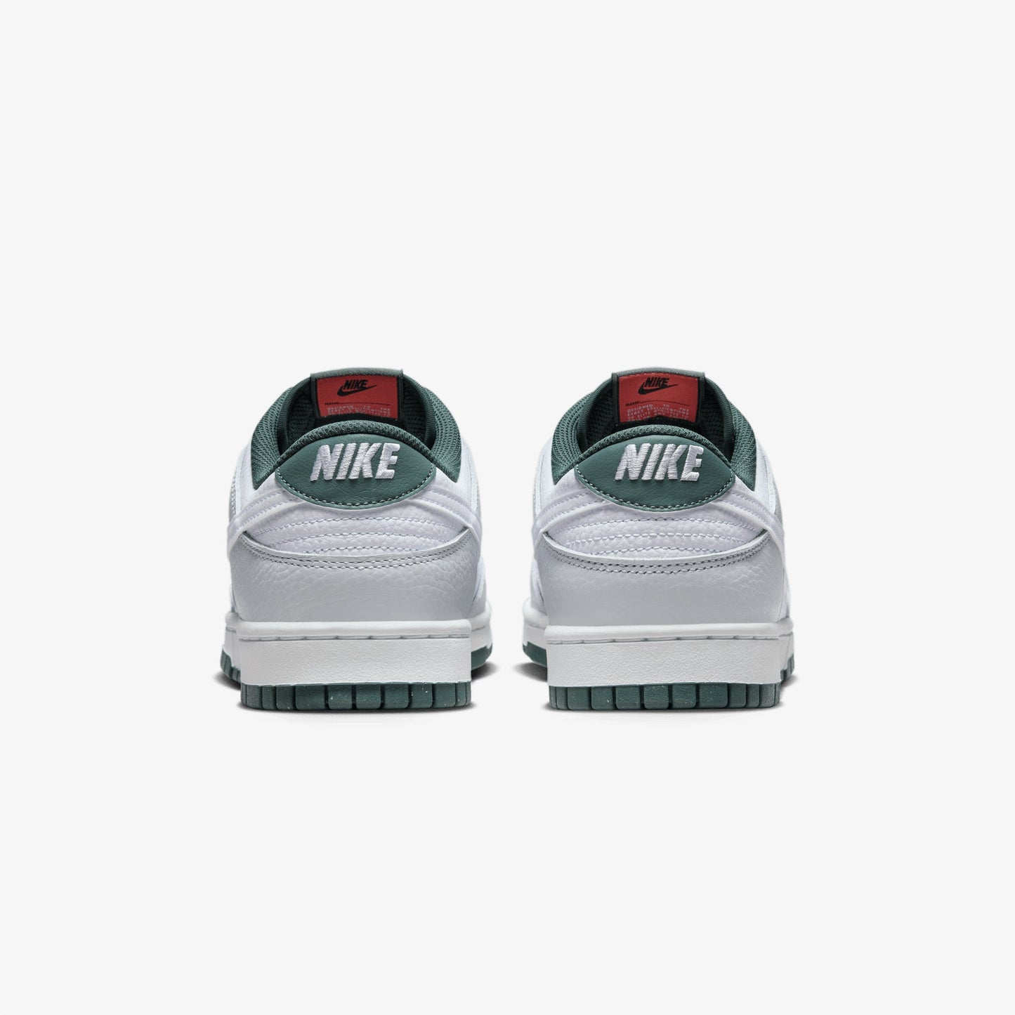 NIKE | DUNK LOW RETRO SE { PHOTON DUST/WHITE-VINTAGE GREEN