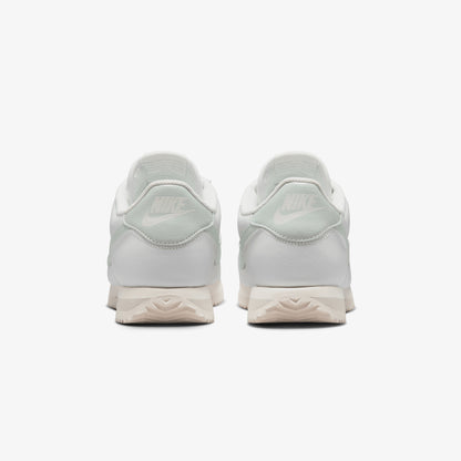 Nike | CORTEZ LEATHER { SUMMIT WHITE/LIGHT SILVER-SAIL