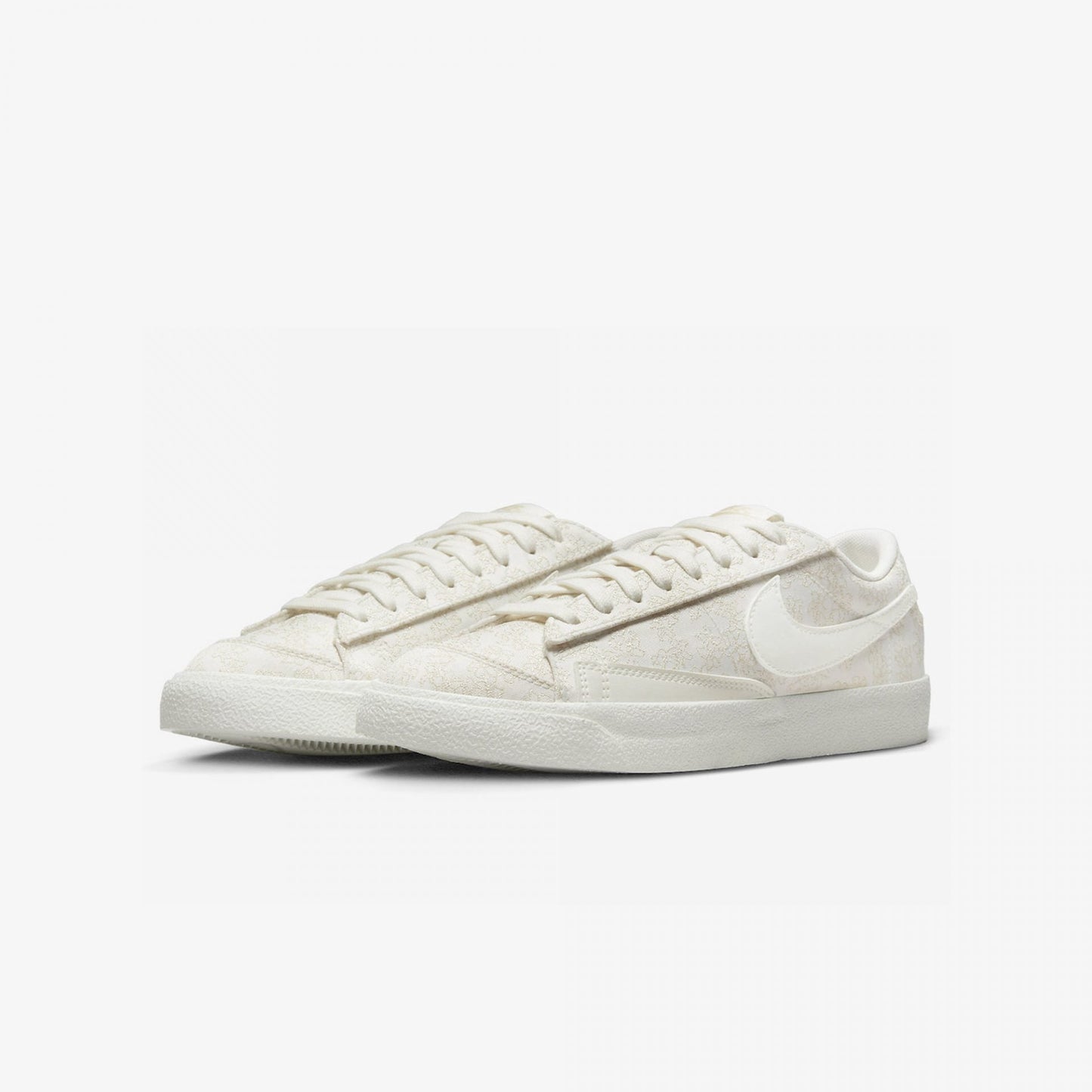 Nike | BLAZER LOW '77 SE { FLOWER  EMBROIDERY