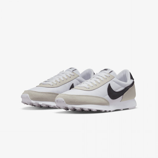 Nike | DAYBREAK  { WHITE/BLACK