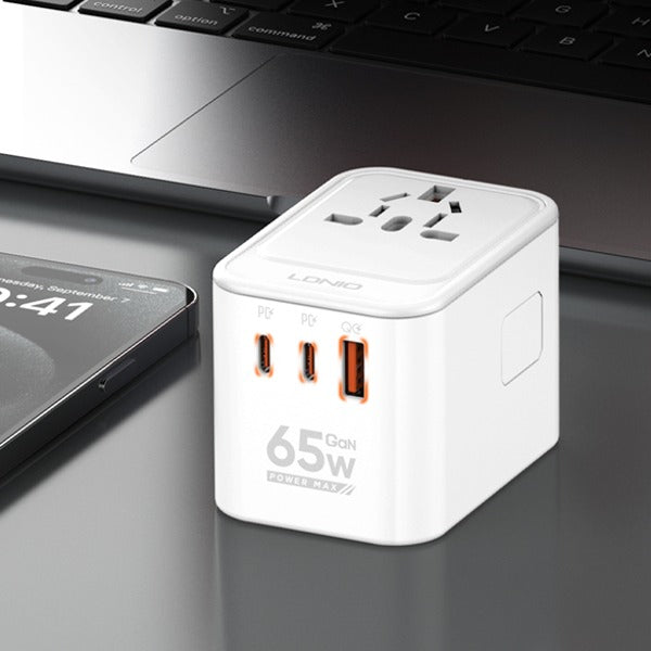 LDNIO Jet Setter 3 USB Ports 65W Travel Adapter