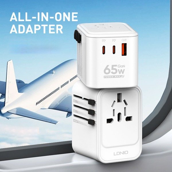 LDNIO Jet Setter 3 USB Ports 65W Travel Adapter