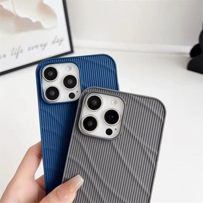 Stylish Grooved Striped Patterned Case - iPhone
