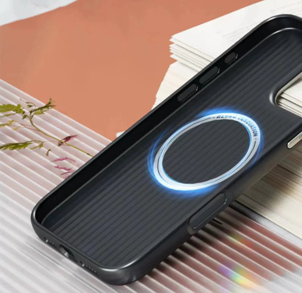 Luxurious Leather Magnetic Armor Case - iPhone