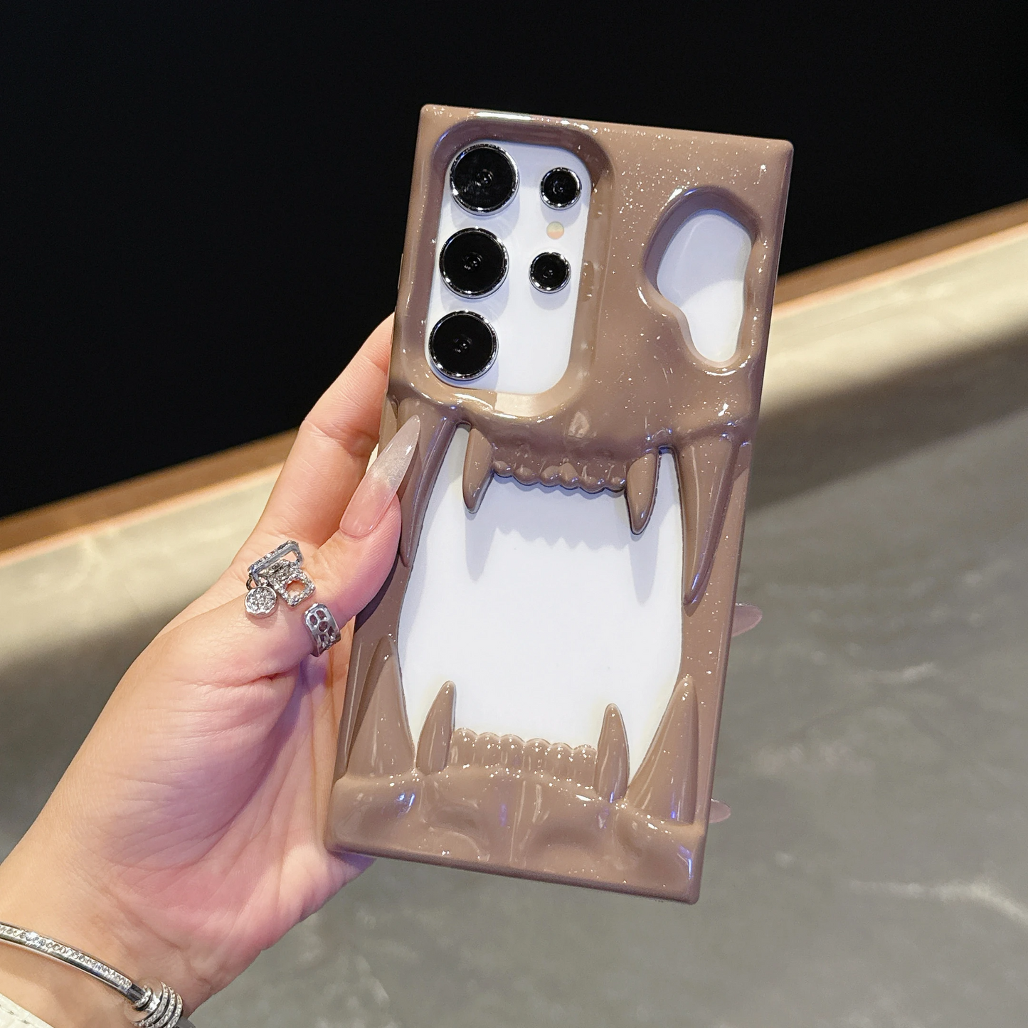 Ferocious Skull Fang Grip Case - Samsung