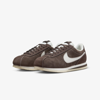 Nike | CORTEZ SE  { BAROQUE BROWN/SAIL-COCONUT MILK