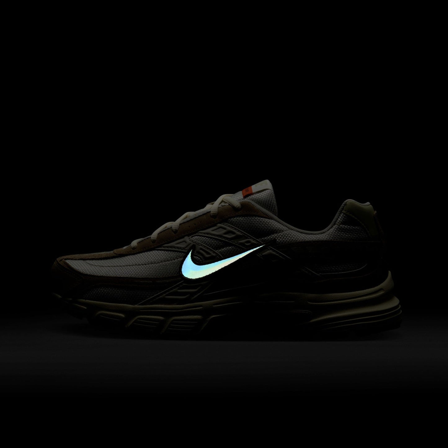 NIKE | INTIATOR { LIGHT BONE/CARGO KHAKI-LIMESTONE