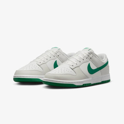 Nike | DUNK LOW RETRO  { SUMMIT WHITE/MALACHITE-PLATINUM TINT