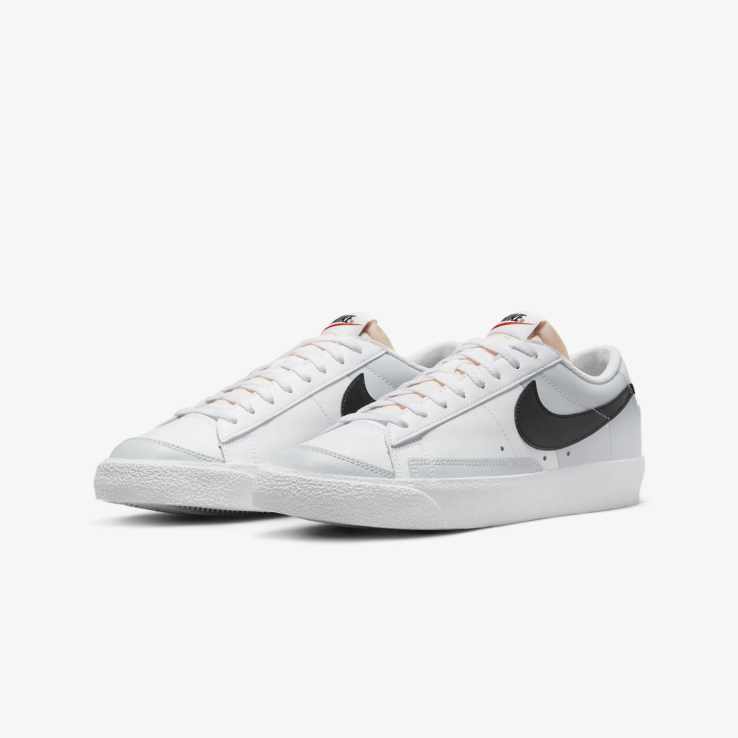 Nike | BLAZER LOW '77 VINTAGE { WHITE/BLACK-PURE PLATINUM