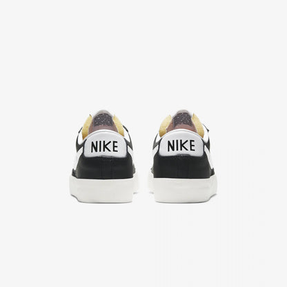 Nike | BLAZER LOW '77 VINTAGE { BLACK/WHITE