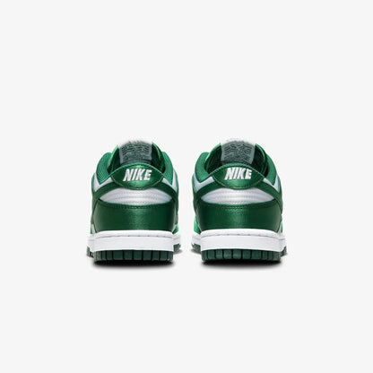 Nike | DUNK LOW  { WHITE/TEAM GREEN