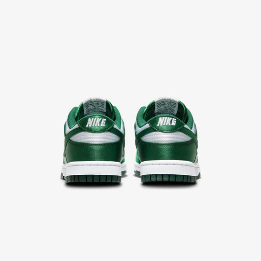 Nike | DUNK LOW  { WHITE/TEAM GREEN