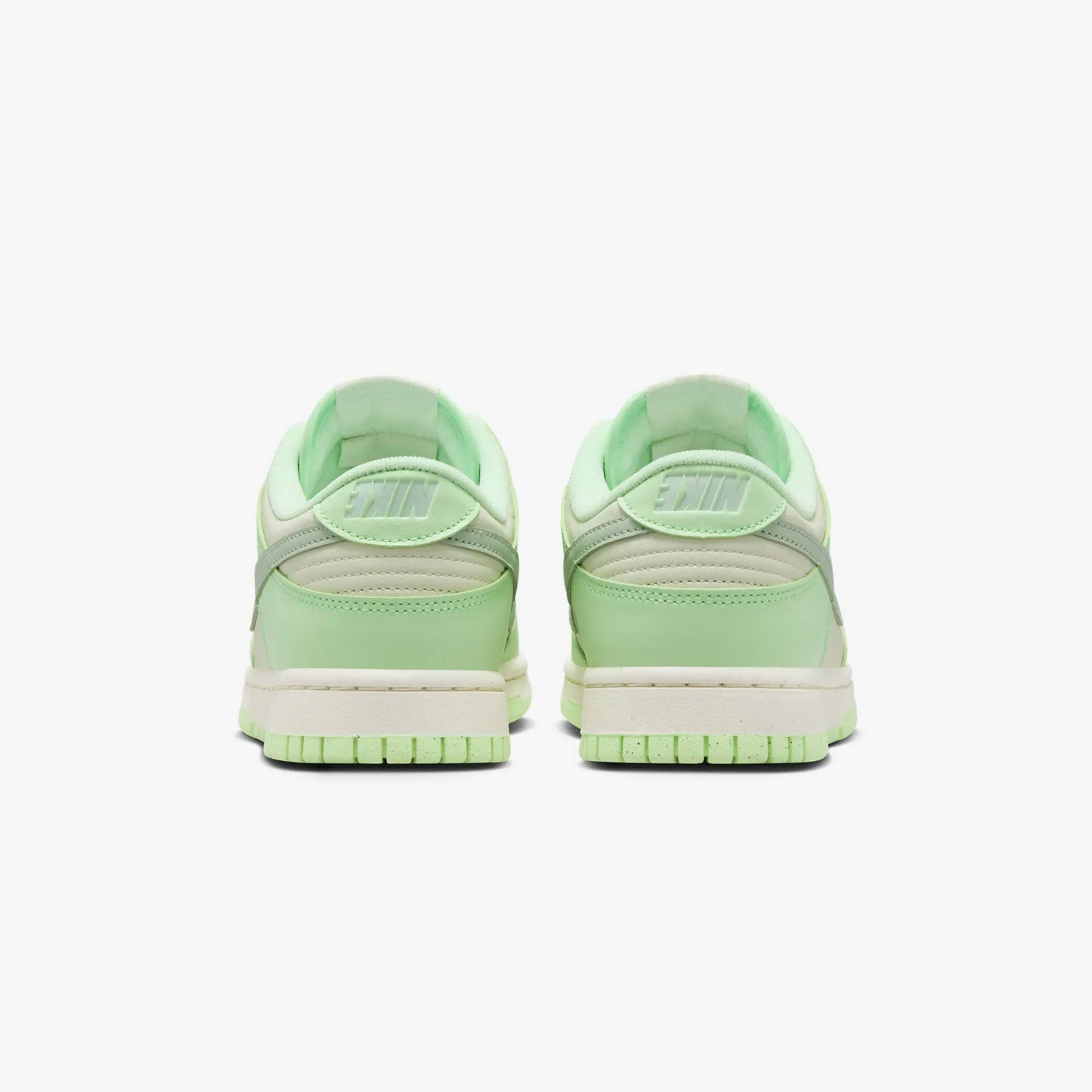 Nike | DUNK LOW NEXT NATURE SE  { SEA GLASS/LIGHT SILVER-VAPOR GREEN-SAIL