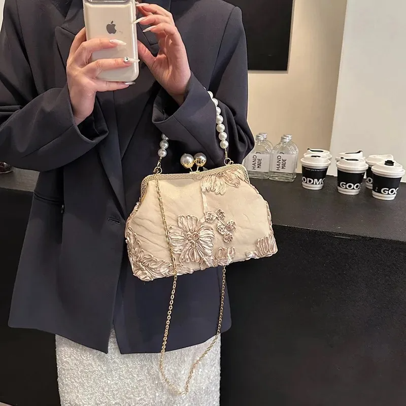 Delicate Pearl Bloom Crossbody Chain Bag