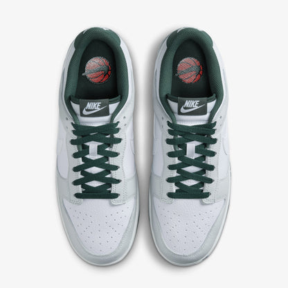 NIKE | DUNK LOW RETRO SE { PHOTON DUST/WHITE-VINTAGE GREEN