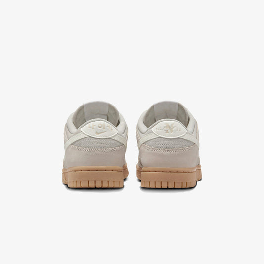 Nike | DUNK LOW SE  { LT OREWOOD BRN/SAIL-GUM LIGHT BROWN