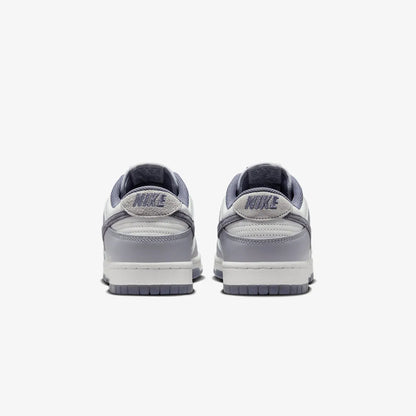 Nike | DUNK LOW RETRO SE  { WHITE/LIGHT CARBON-PLATINUM TINT