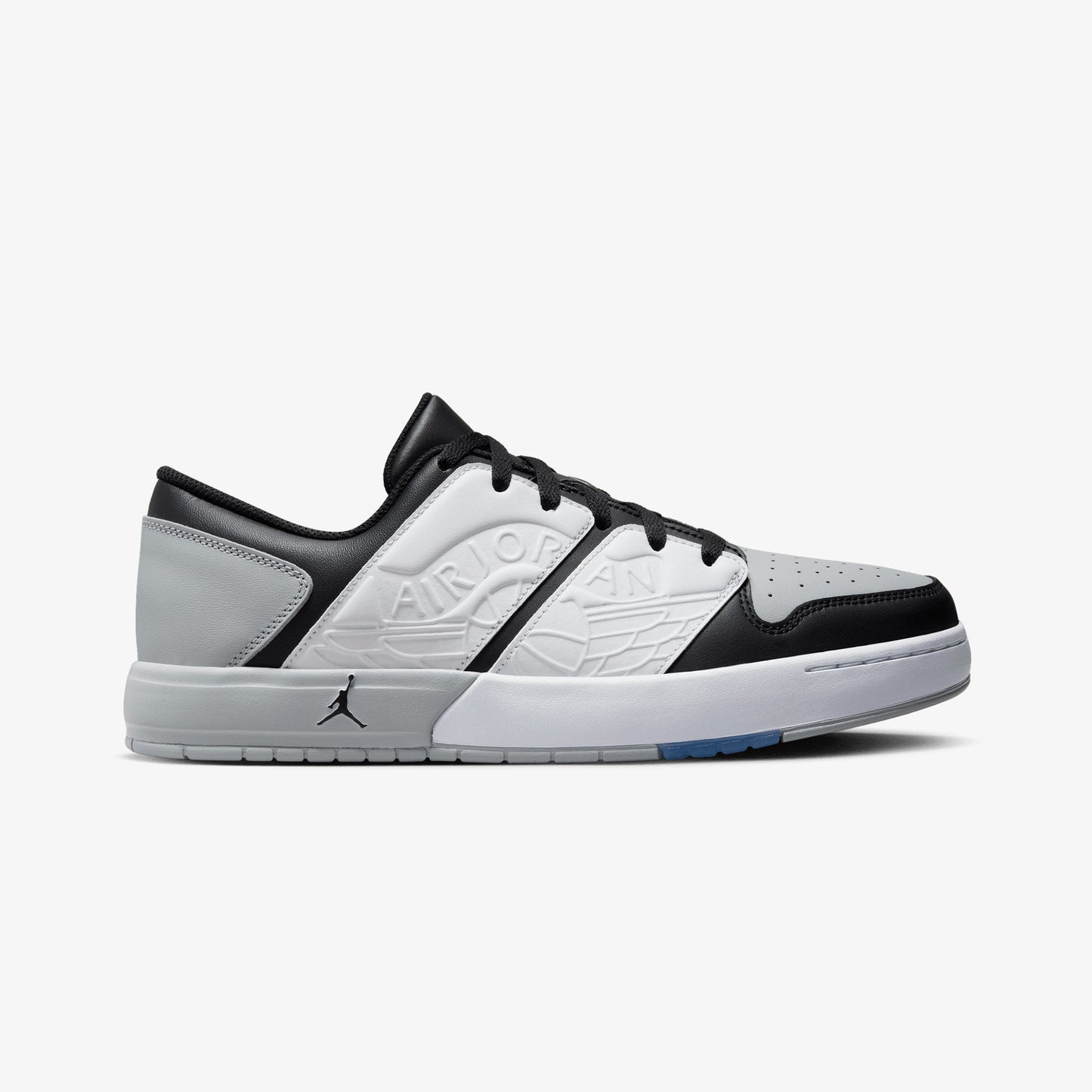Jordan | NU RETRO 1 LOW  { WHITE/BLACK-LT SMOKE GREY-VARSITY RED