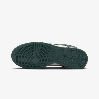 NIKE | DUNK LOW { PHOTON DUST/VINTAGE GREEN-SAIL-WHITE