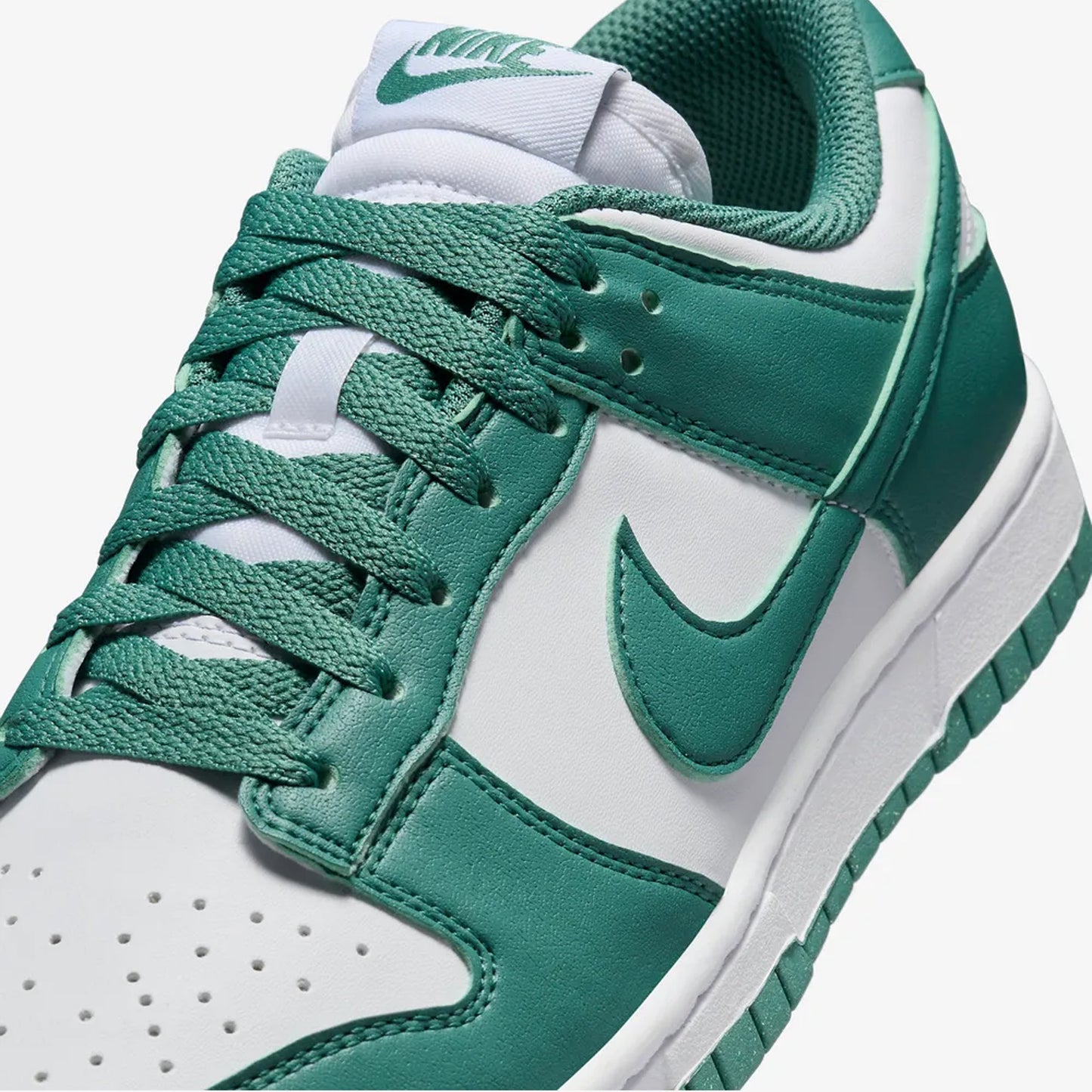 Nike | DUNK LOW  { WHITE/BICOASTAL