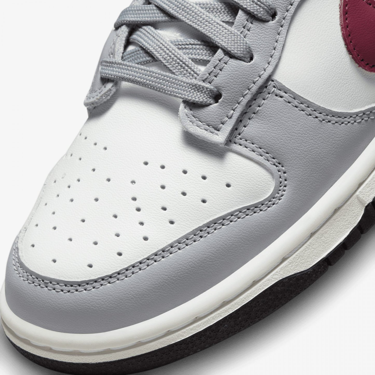 Nike | DUNK LOW  { SUMMIT WHITE/ROSEWOOD