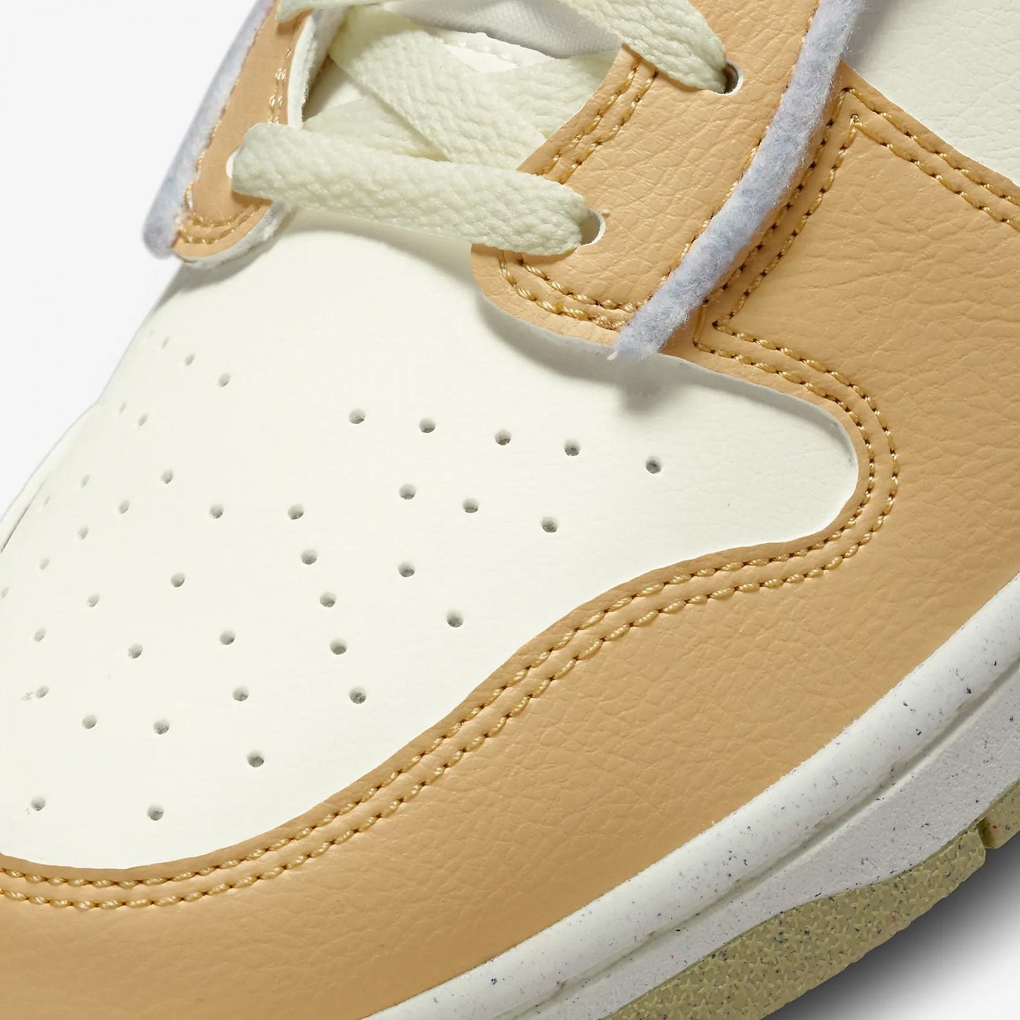 Nike | DUNK HIGH RETRO SE  { SESAME/BLACK