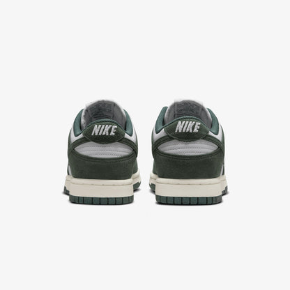 NIKE | DUNK LOW { PHOTON DUST/VINTAGE GREEN-SAIL-WHITE