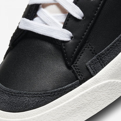 Nike | BLAZER LOW '77 VINTAGE { BLACK/WHITE
