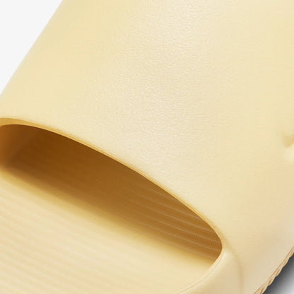 Nike | CALM  { SESAME/SESAME