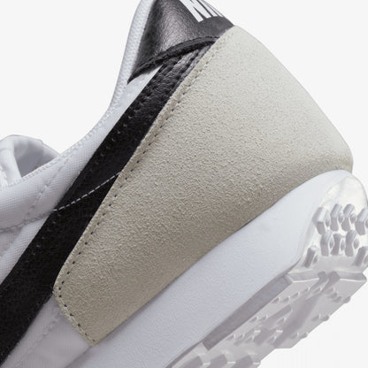 Nike | DAYBREAK  { WHITE/BLACK