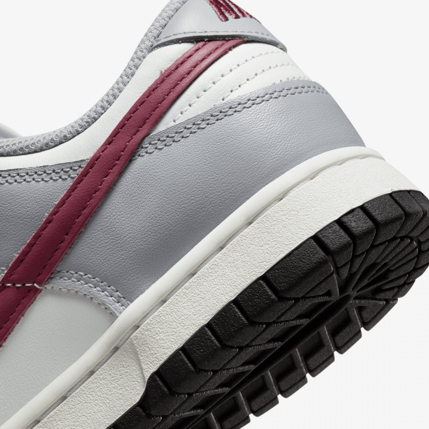 Nike | DUNK LOW  { SUMMIT WHITE/ROSEWOOD