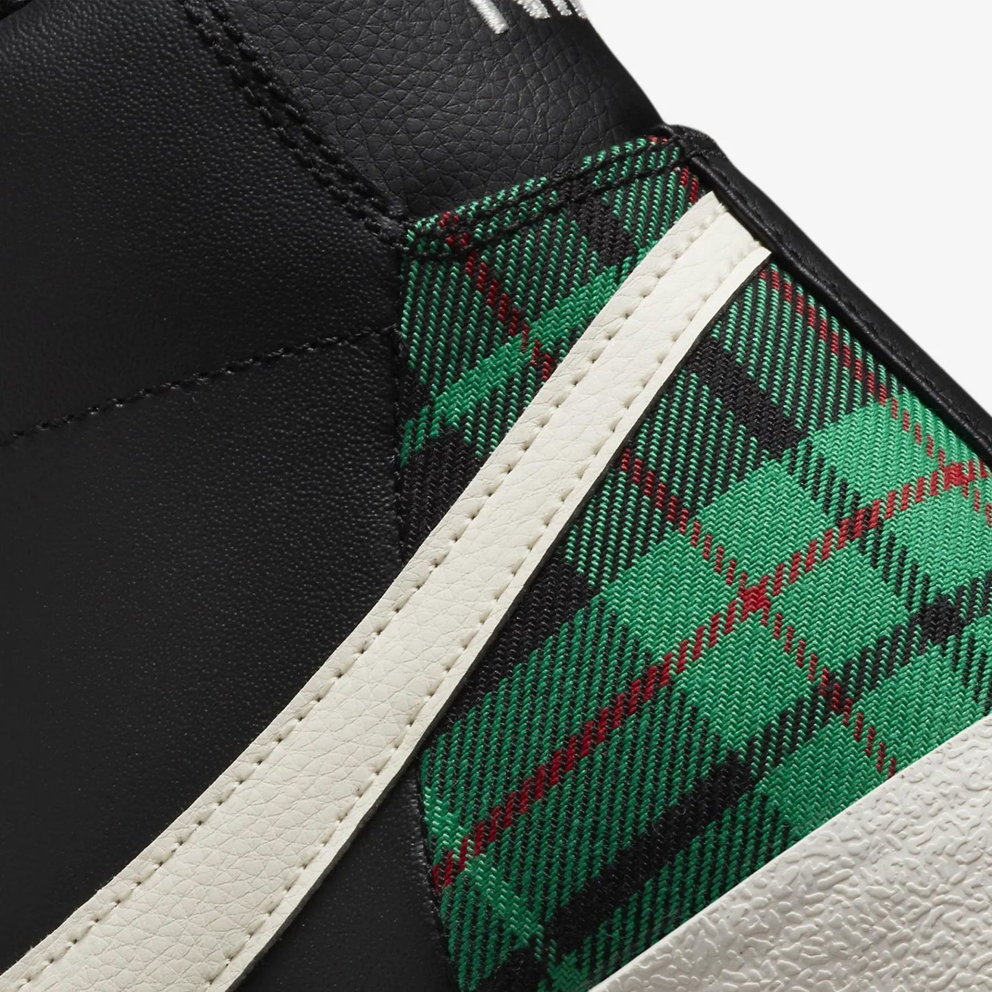 Nike | BLAZER MID '77 PREMIUM { BLACK