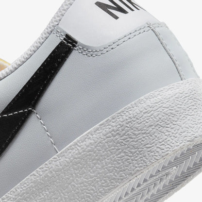 Nike | BLAZER LOW '77 VINTAGE { WHITE/BLACK-PURE PLATINUM
