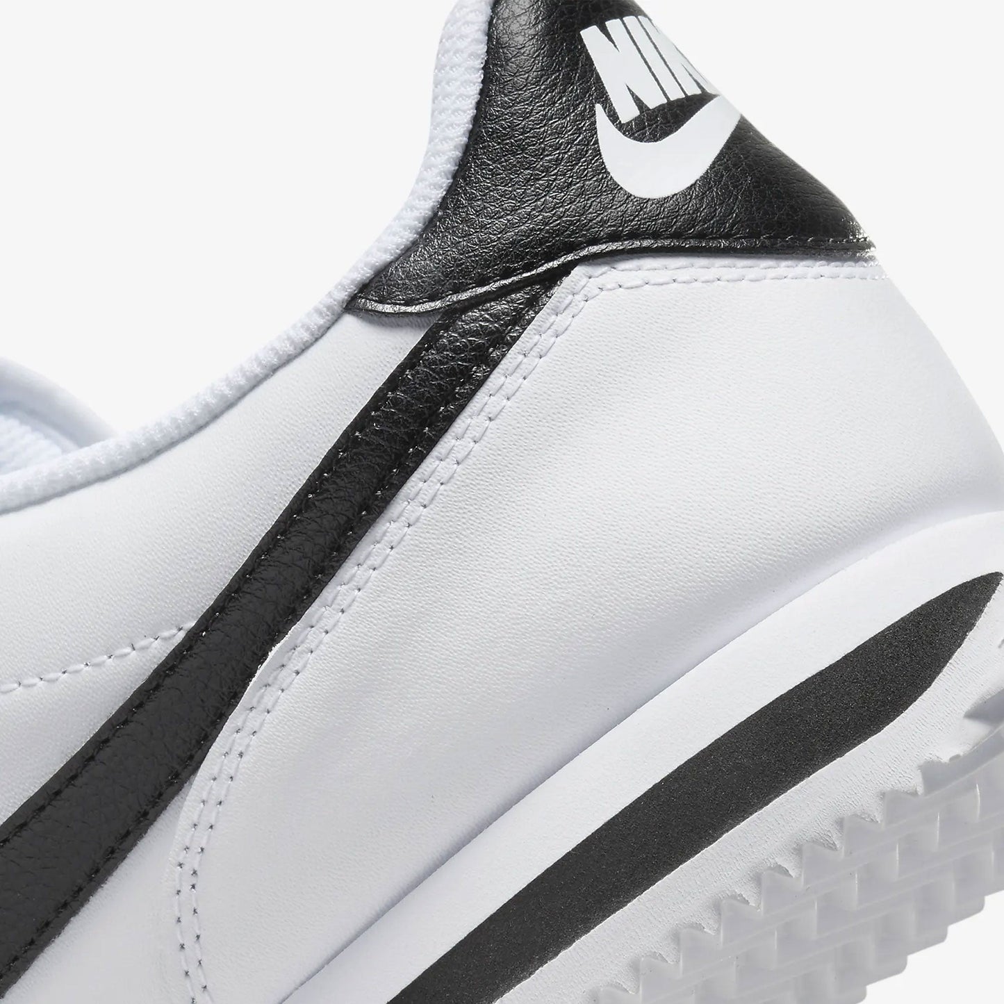 NIKE | CORTEZ { WHITE/BLACK