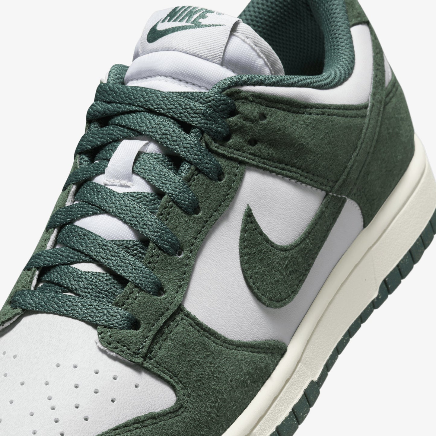 NIKE | DUNK LOW { PHOTON DUST/VINTAGE GREEN-SAIL-WHITE