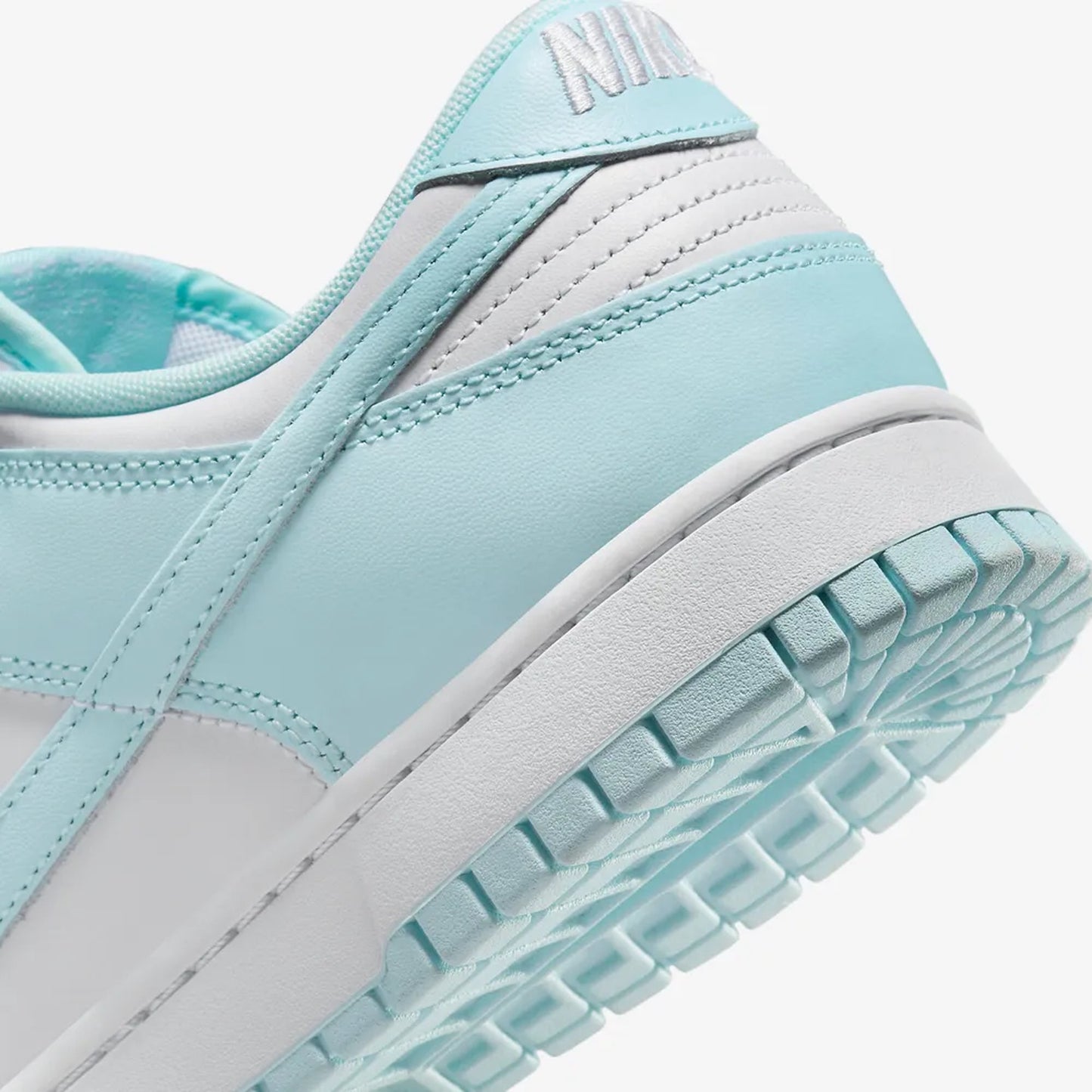 NIKE | DUNK LOW RETRO { WHITE/GLACIER BLUE