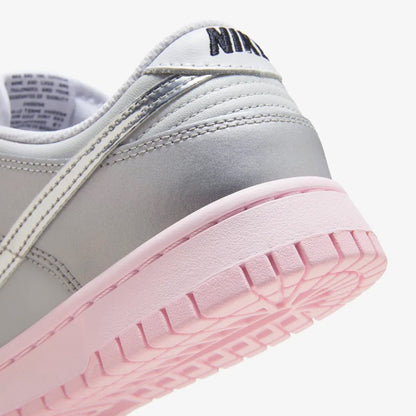 NIKE | DUNK LOW LX {  PHOTON DUST/METALLIC SILVER-PINK FOAM