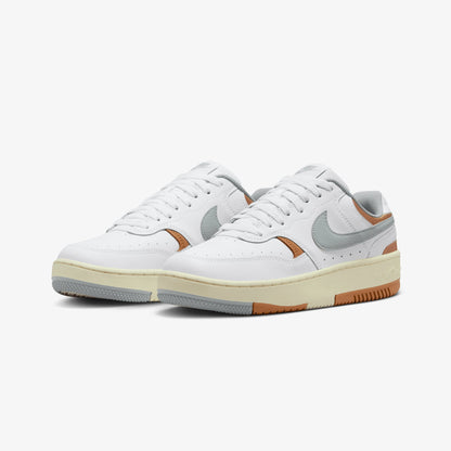 NIKE | GAMMA FORCE { WHITE/LIGHT PUMICE-FLAX-COCONUT MILK