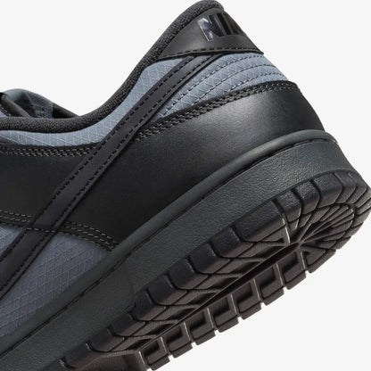 NIKE | DUNK LOW RETRO SE { OFF NOIR/BLACK-SMOKE GREY-ANTHRACITE