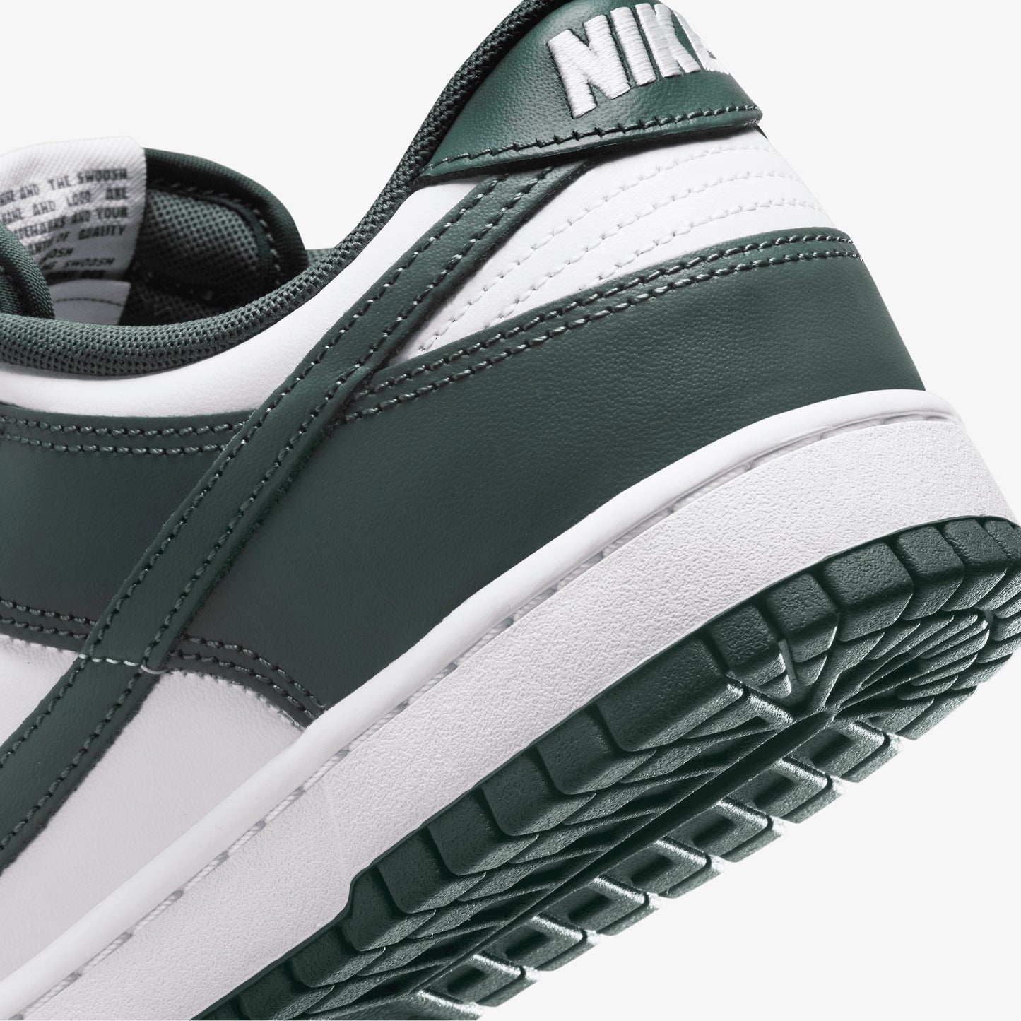 NIKE | DUNK LOW RETRO { WHITE/VINTAGE GREEN-WHITE