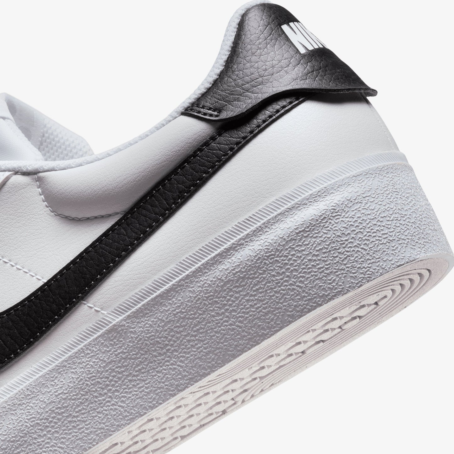 Nike | COURT SHOT { WHITE/BLACK
