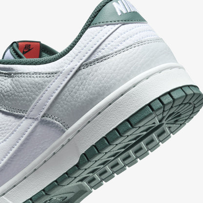 NIKE | DUNK LOW RETRO SE { PHOTON DUST/WHITE-VINTAGE GREEN