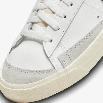 Nike | BLAZER LOW '77 SE REMIX { SUMMIT WHITE/LIGHT SILVER-BLACK