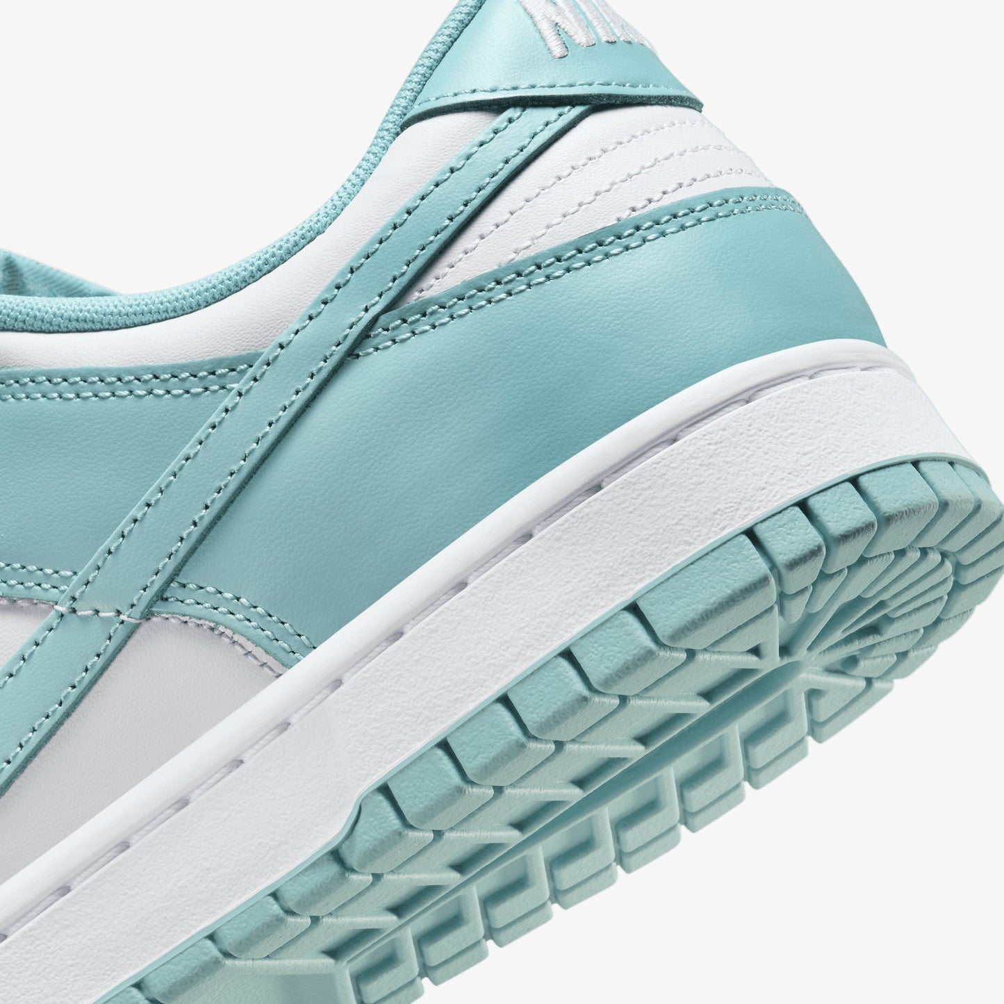 NIKE | DUNK LOW RETRO { WHITE/DENIM TURQ