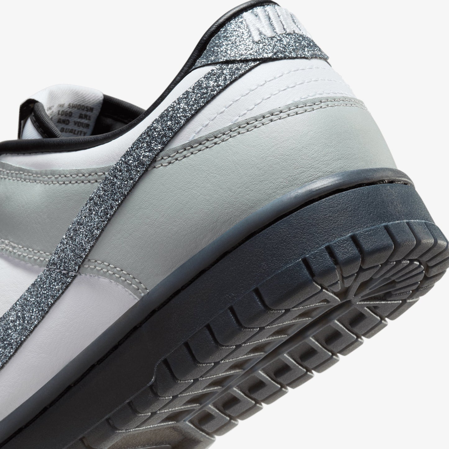 NIKE | DUNK LOW LX { WHITE/MULTI-COLOR-WHITE-LT SMOKE GREY