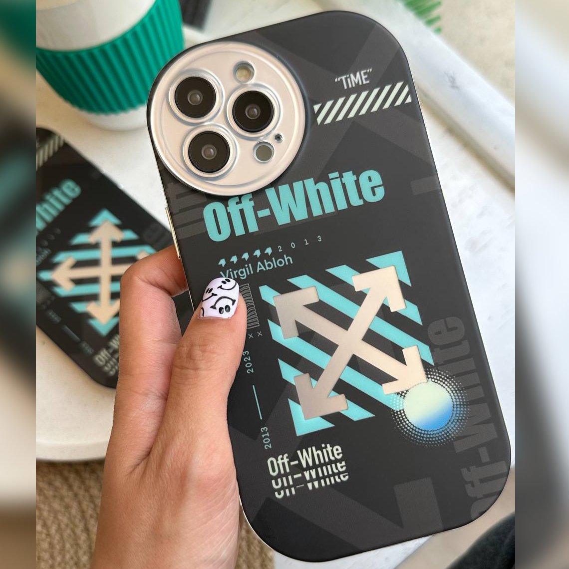Sleek Arrow Graphic Artwork Case - iPhone