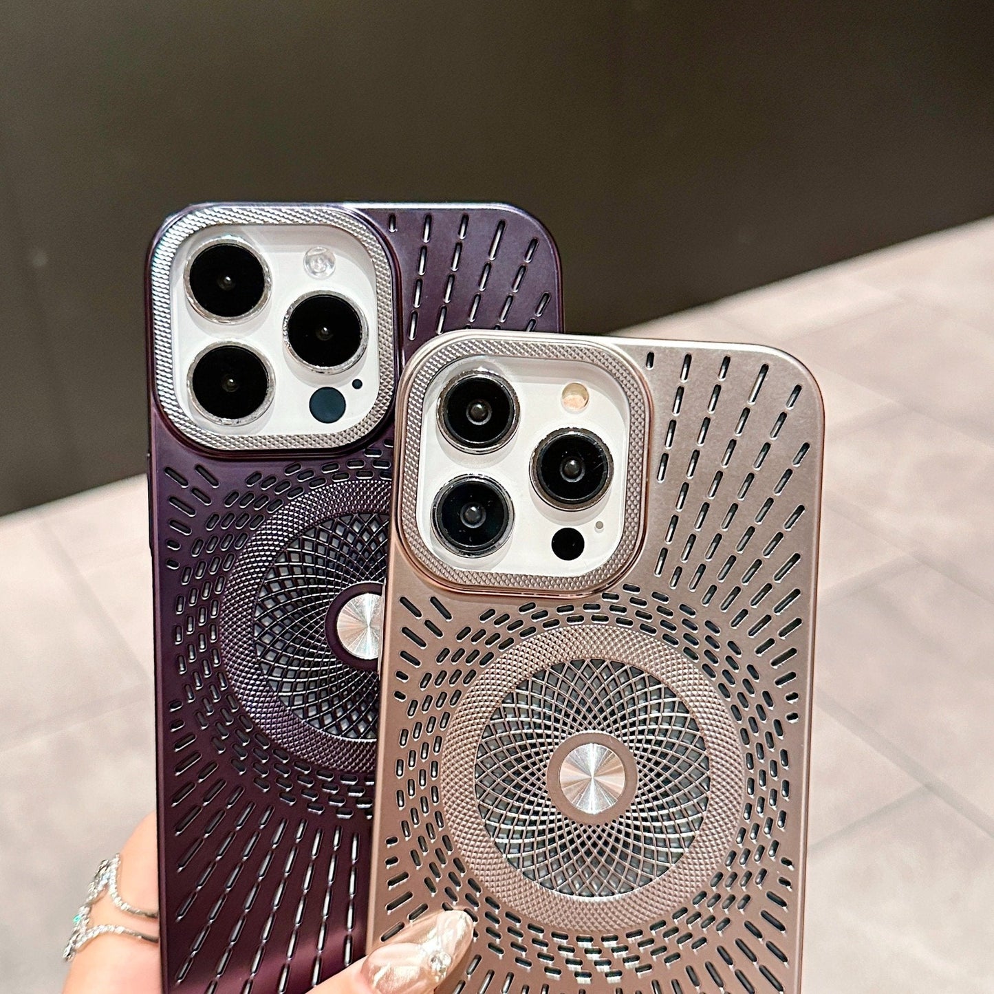 Concentric Spin Grid Pattern Case - iPhone
