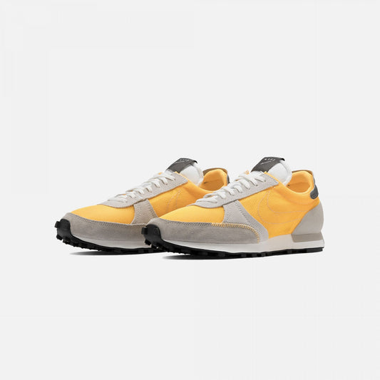 Nike | DAYBREAK TYPE LASER ORANGE